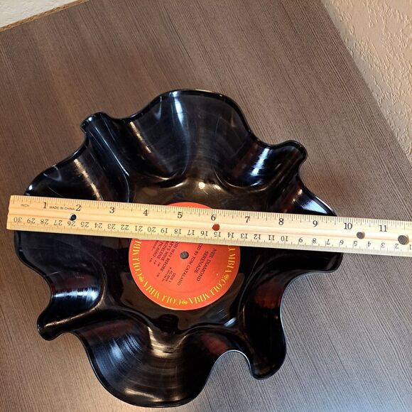 Vintage Vinyl Record Bowl Neil Diamond Serenade 1974 OOAK - Picture 5 of 6